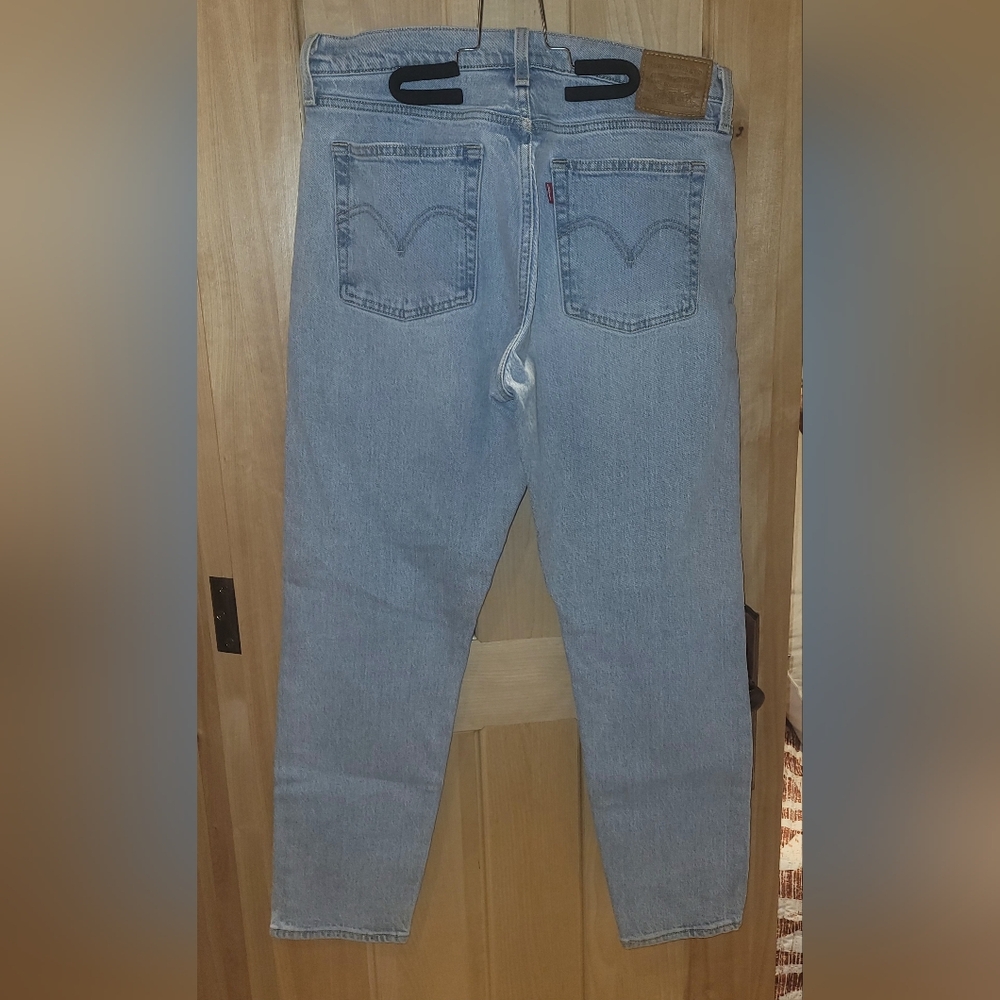 Levi's Wedgie